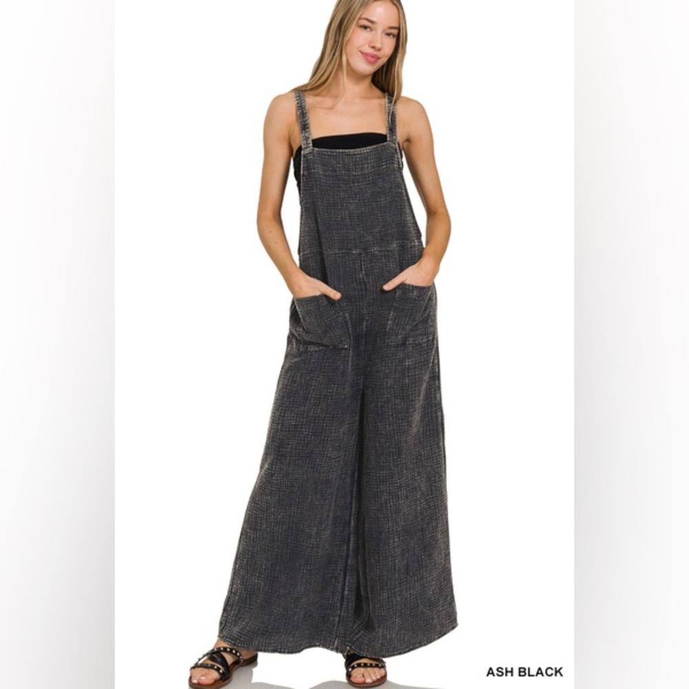 WASHED DOUBLE GAUZE ELASTIC WAIST WIDE LEG OVERALLS in Black